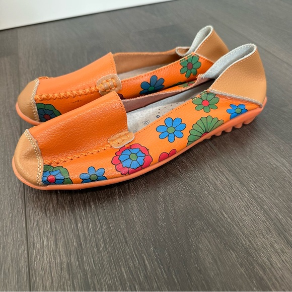 Source Unknown Shoes - Women’s leather Floral Orange Slip-On Shoes,flats,moccasin,Artsy,remote control